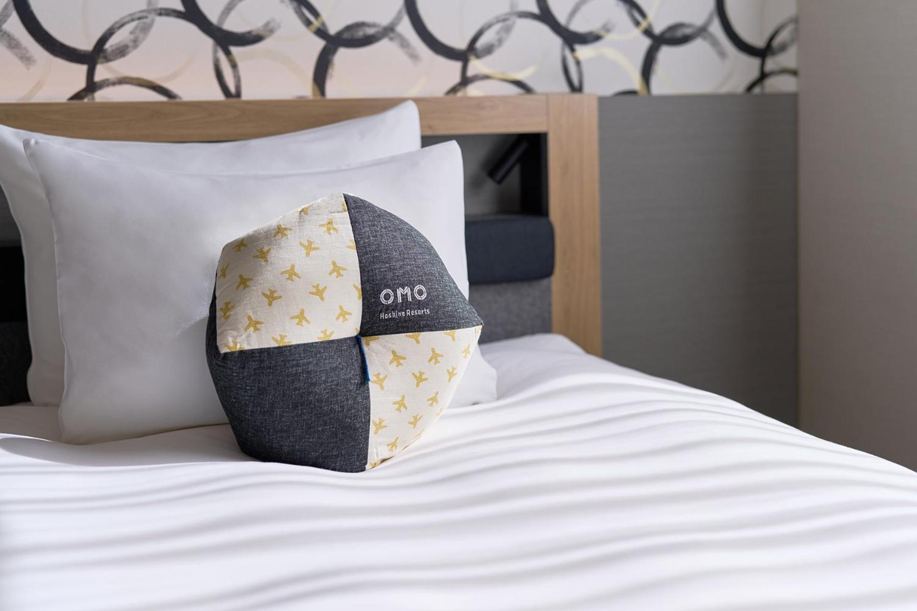 Omo Kansai Airport By Hoshino Resorts Izumisano Bagian luar foto OYO branded pillow